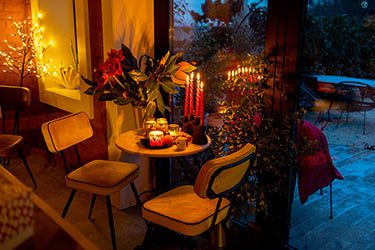 How to Create a Cozy and Intimate Dining Experience at Home