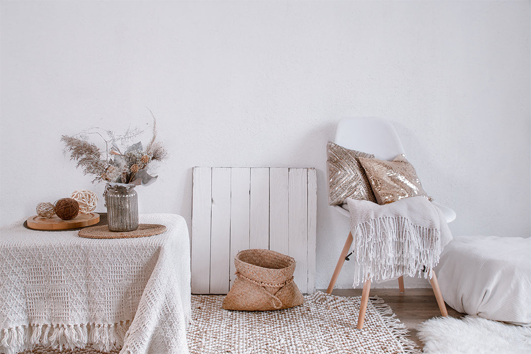 Mixing Minimalism with Comfort for Livable Interiors