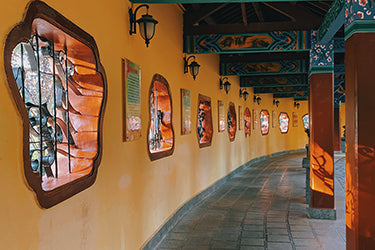 How to Incorporate Travel Souvenirs into Your Home Decor