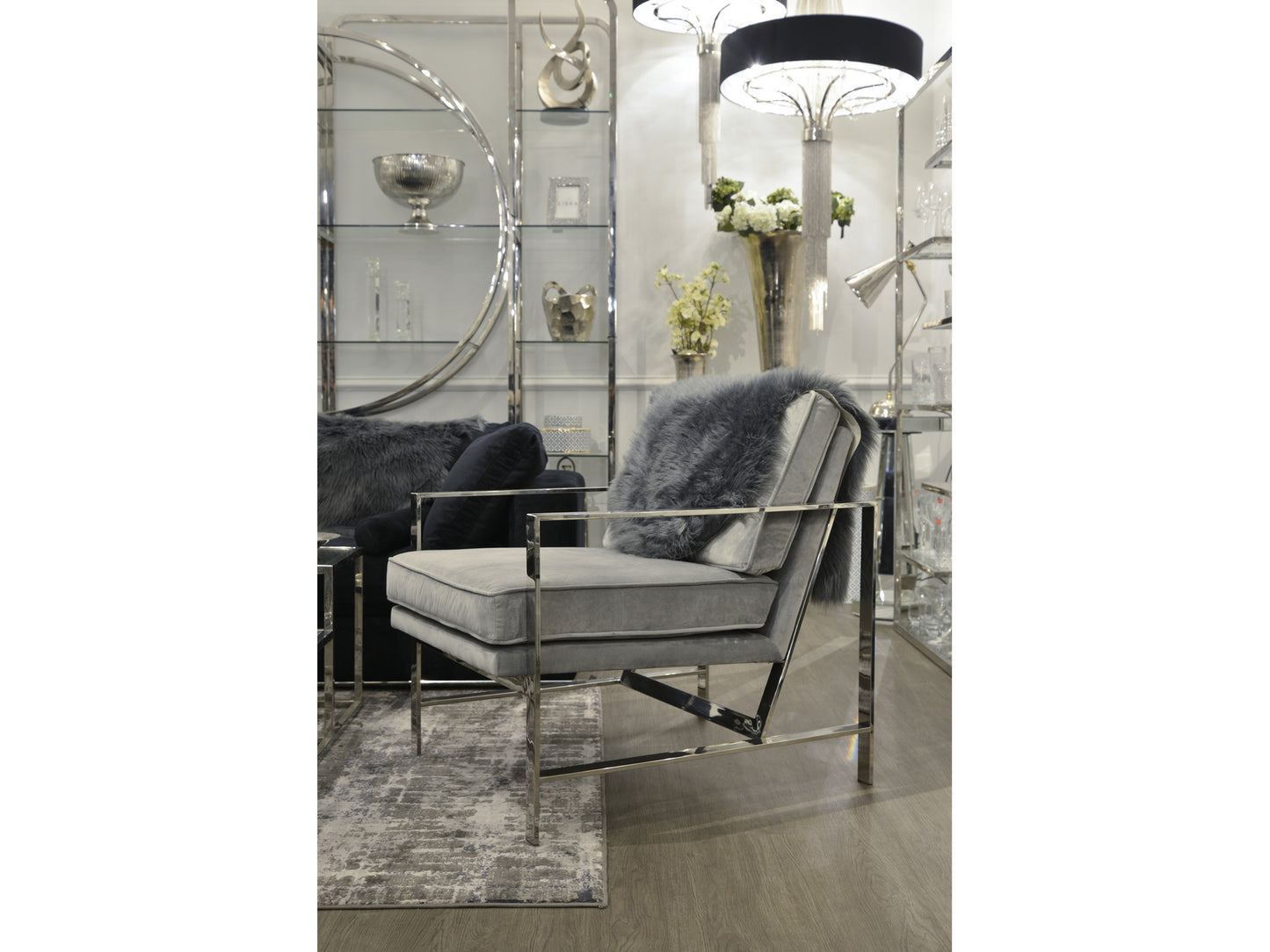 Romano Giant Trumpet Vase