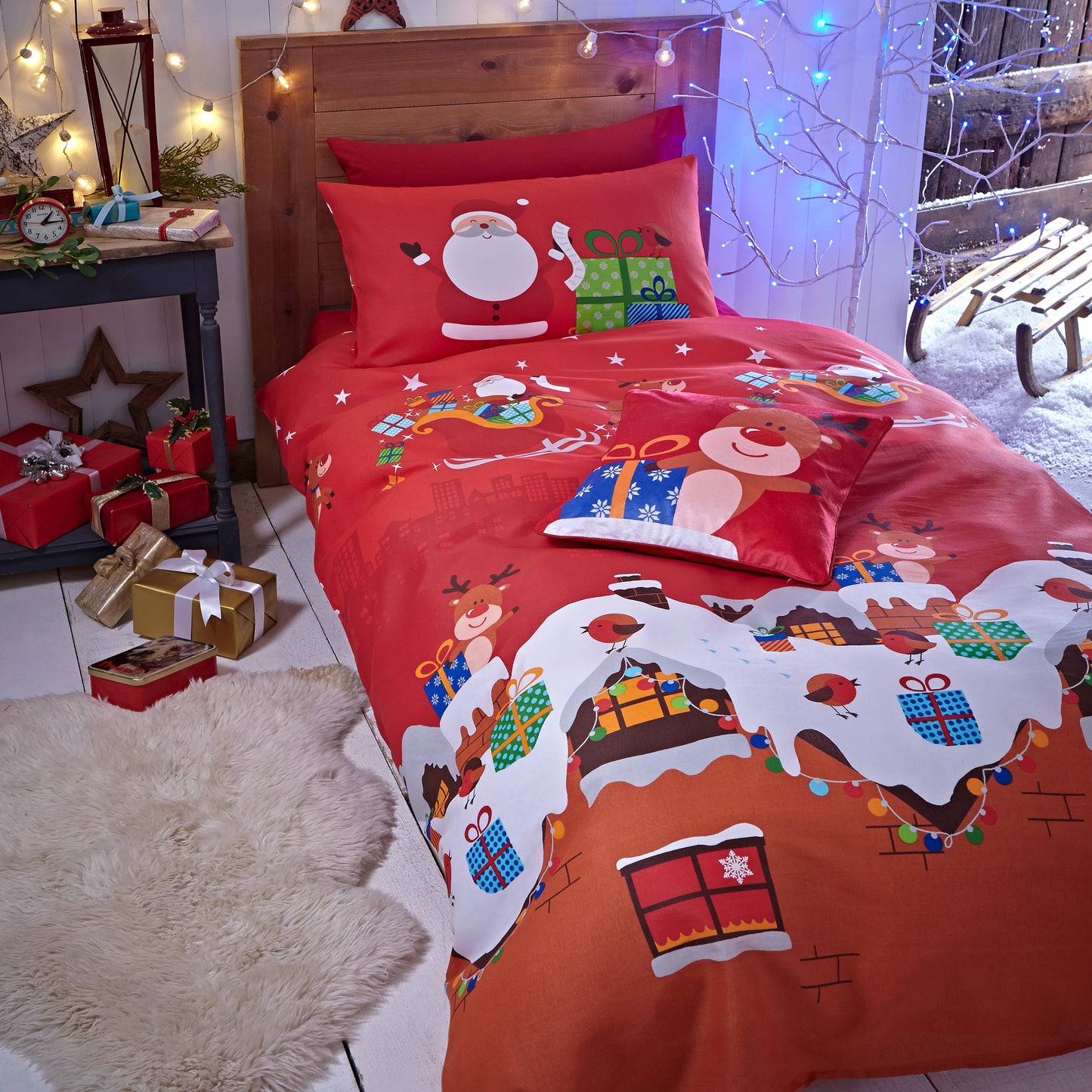 Catherine Lansfield Santa's Christmas Presents Reversible Duvet Cover Set with Pillowcases