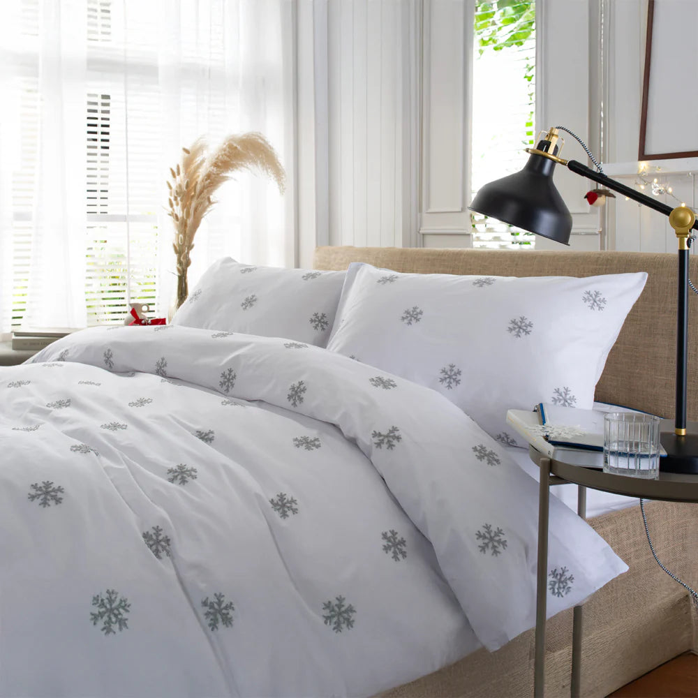 The Lyndon Company Snowflake Duvet Set