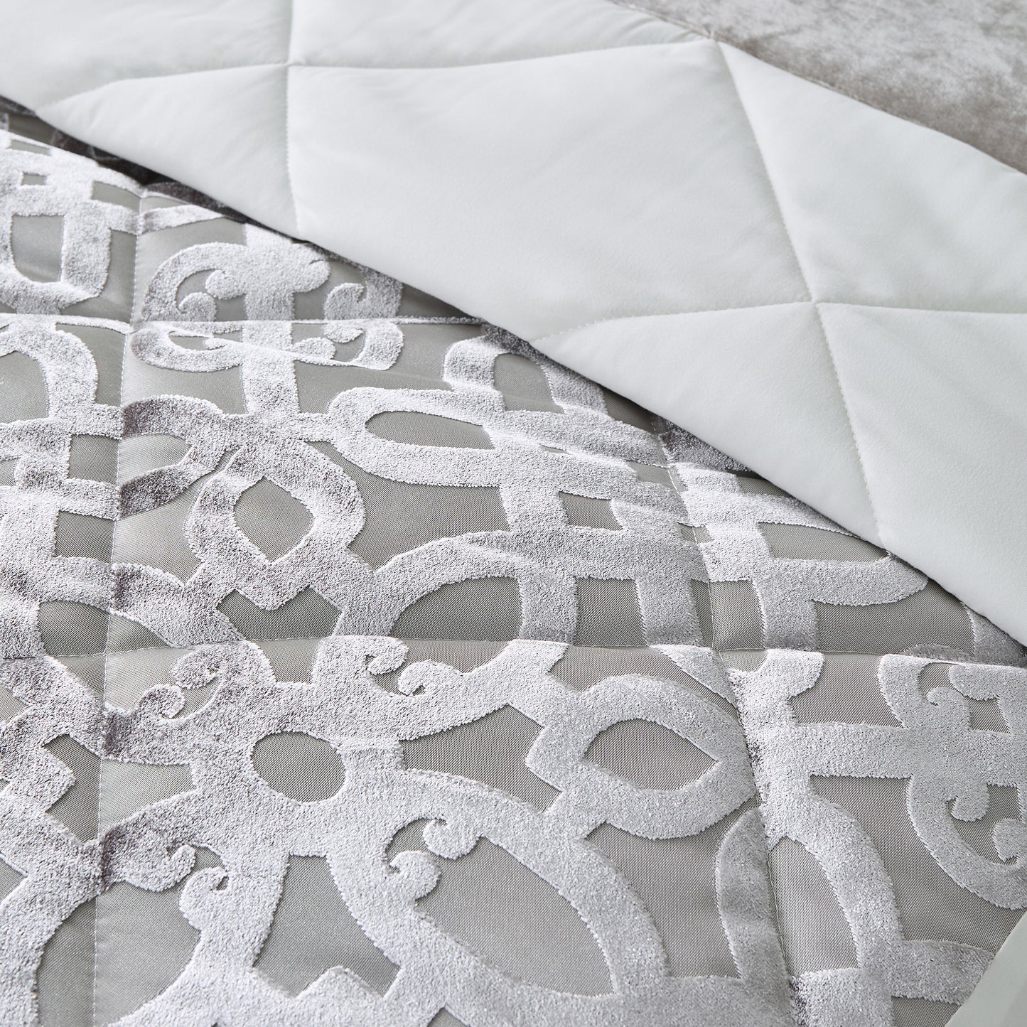 Catherine Lansfield Lattice Cut Velvet Quilted Bedspread