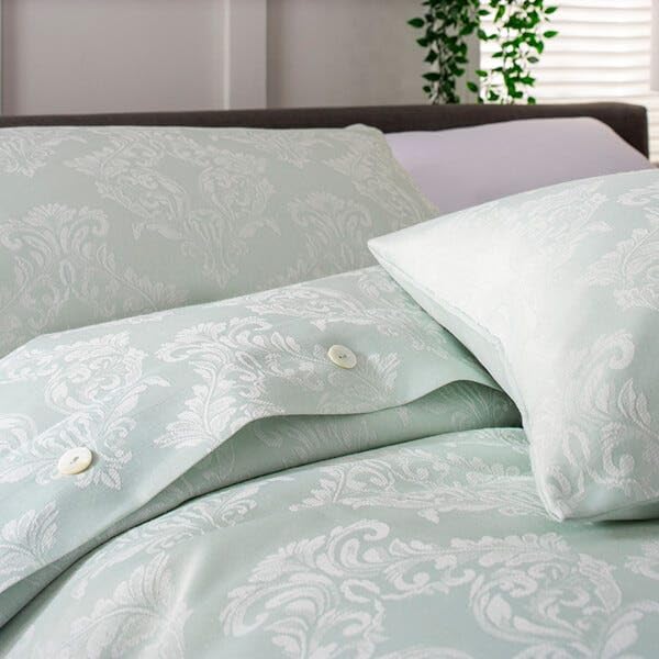 The Lyndon Company Versailles Super Duvet Set