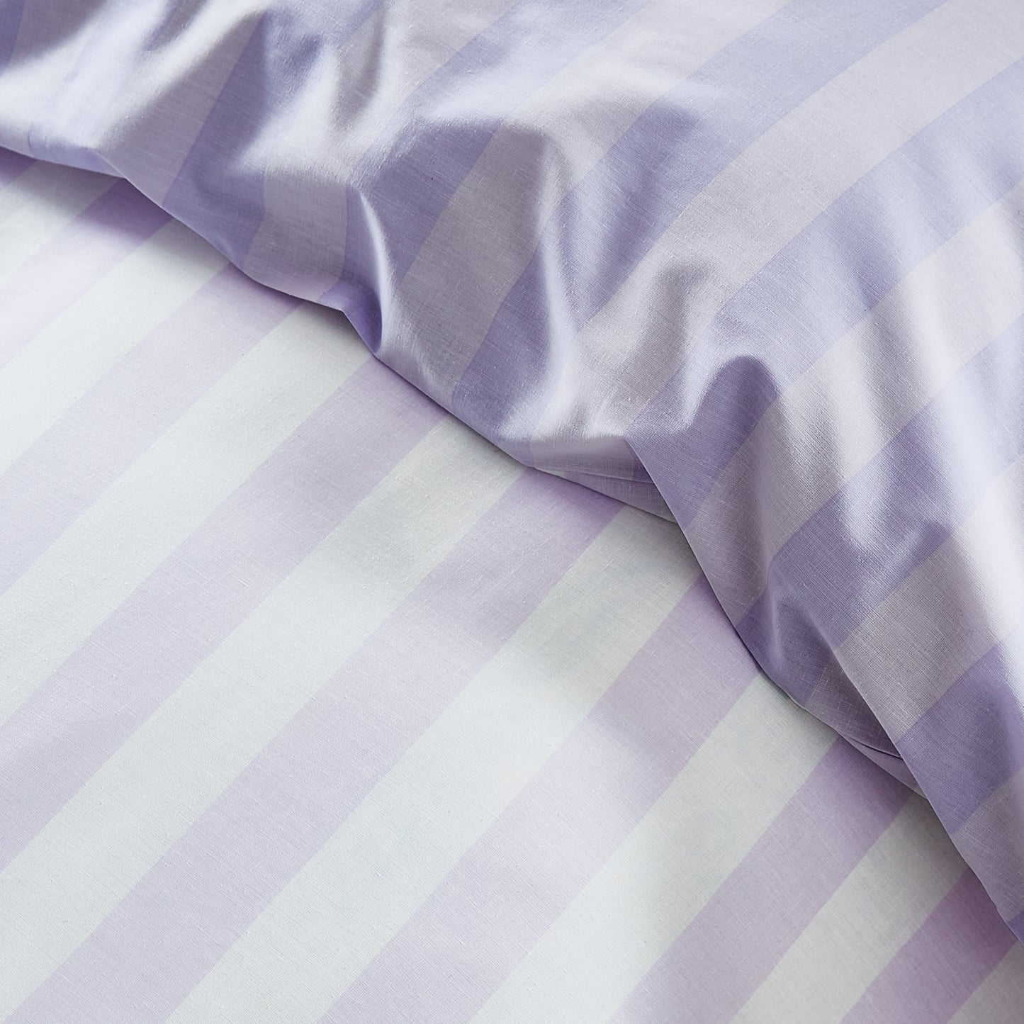 Sassy B Stripe Tease Reversible Duvet Cover Set with Pillowcases