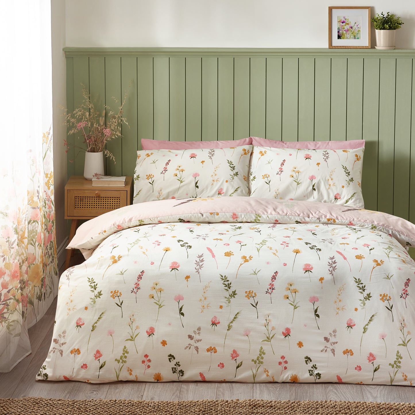 Catherine Lansfield Countryside Floral Reversible Duvet Cover Set with Pillowcases