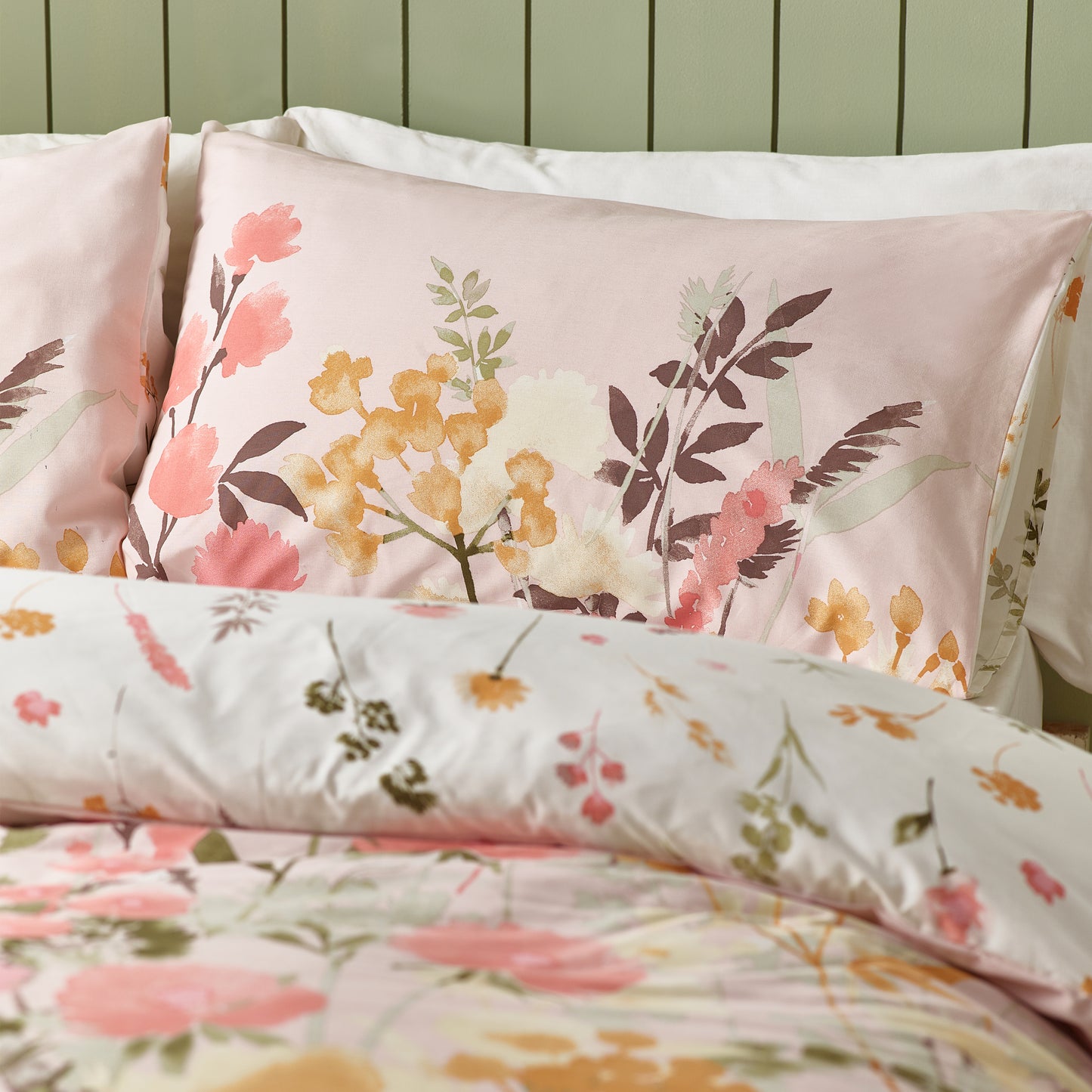 Catherine Lansfield Countryside Floral Reversible Duvet Cover Set with Pillowcases