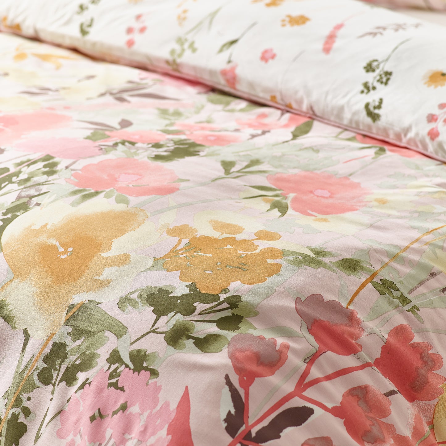 Catherine Lansfield Countryside Floral Reversible Duvet Cover Set with Pillowcases