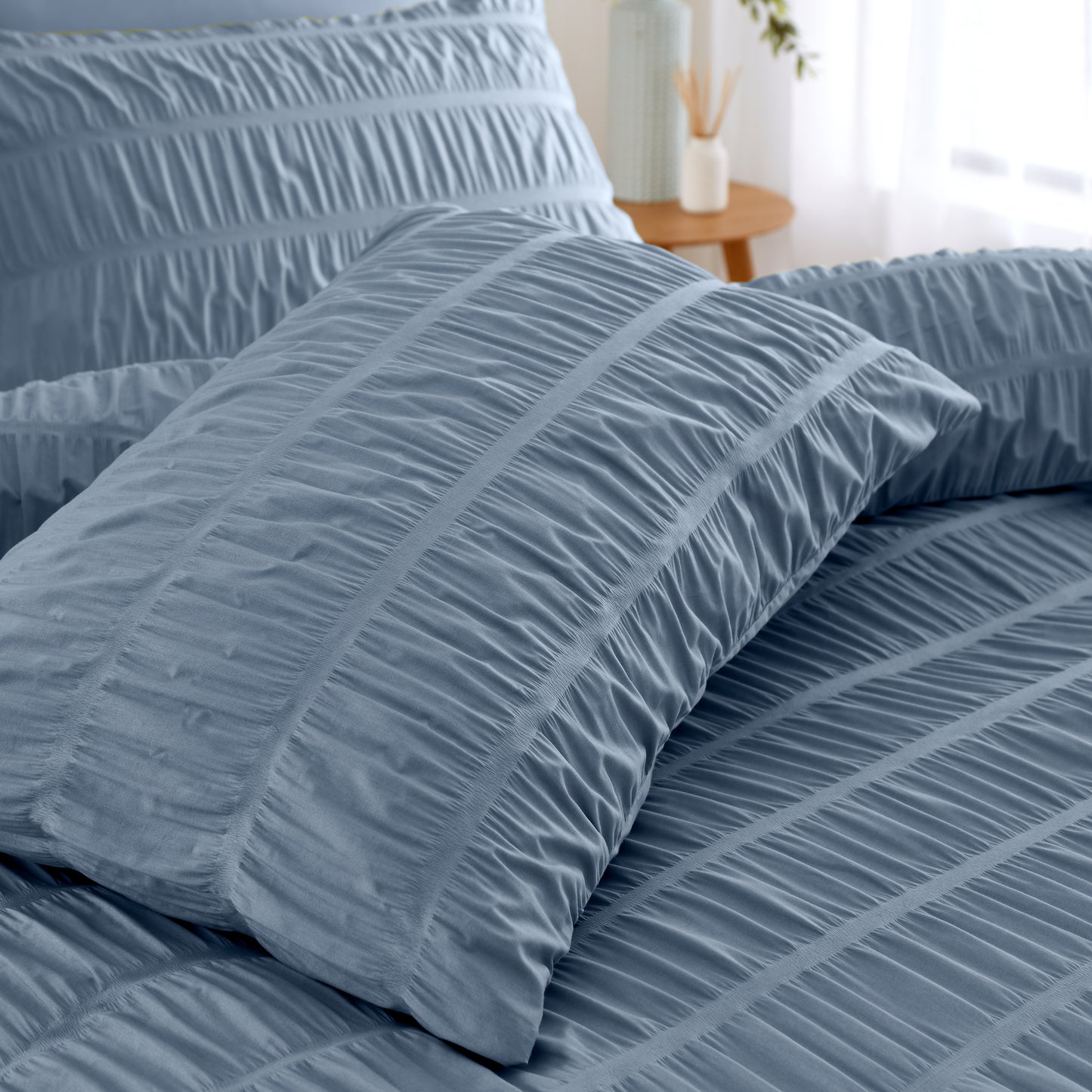 Catherine Lansfield Seersucker Duvet Cover Set with Pillowcases