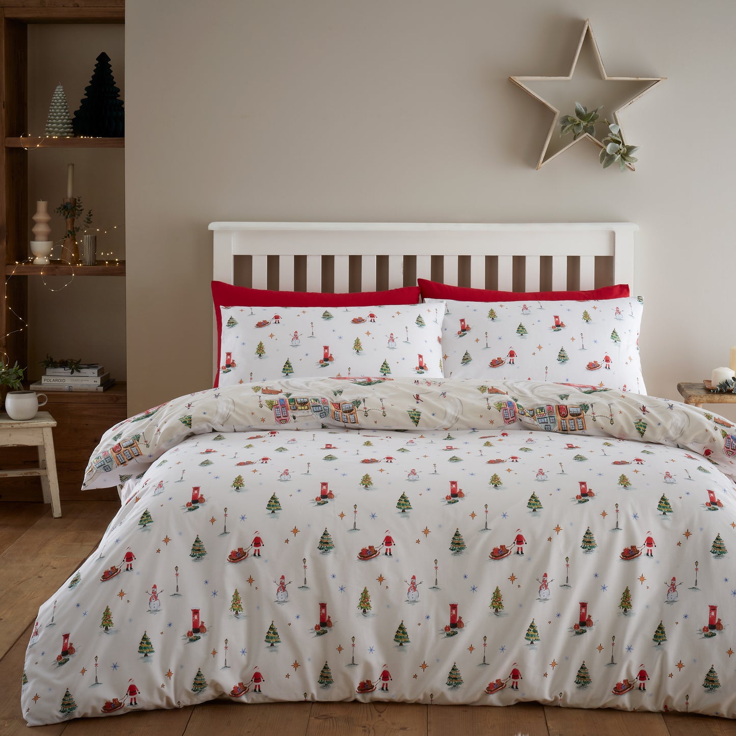 Catherine Lansfield Christmas Town Reversible Duvet Cover Set with Pillowcases