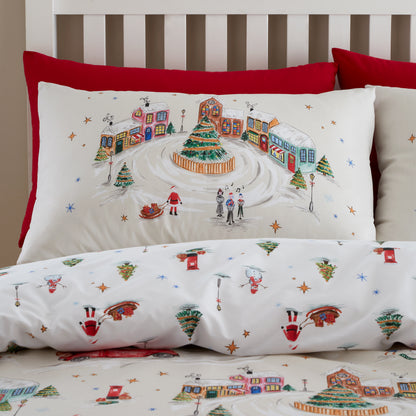 Catherine Lansfield Christmas Town Reversible Duvet Cover Set with Pillowcases