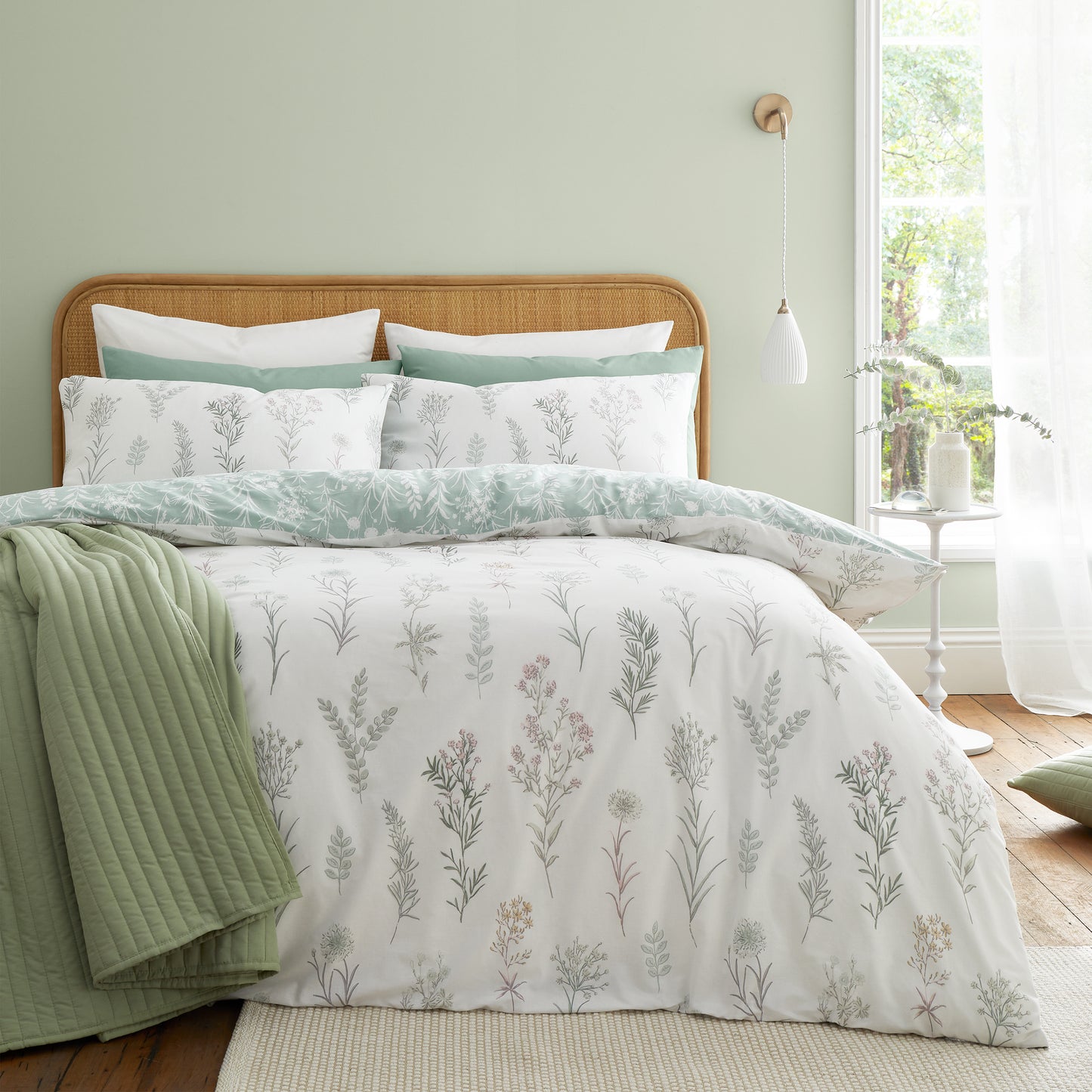 Bianca Wild Flowers 200 Thread Count Reversible Duvet Cover Set