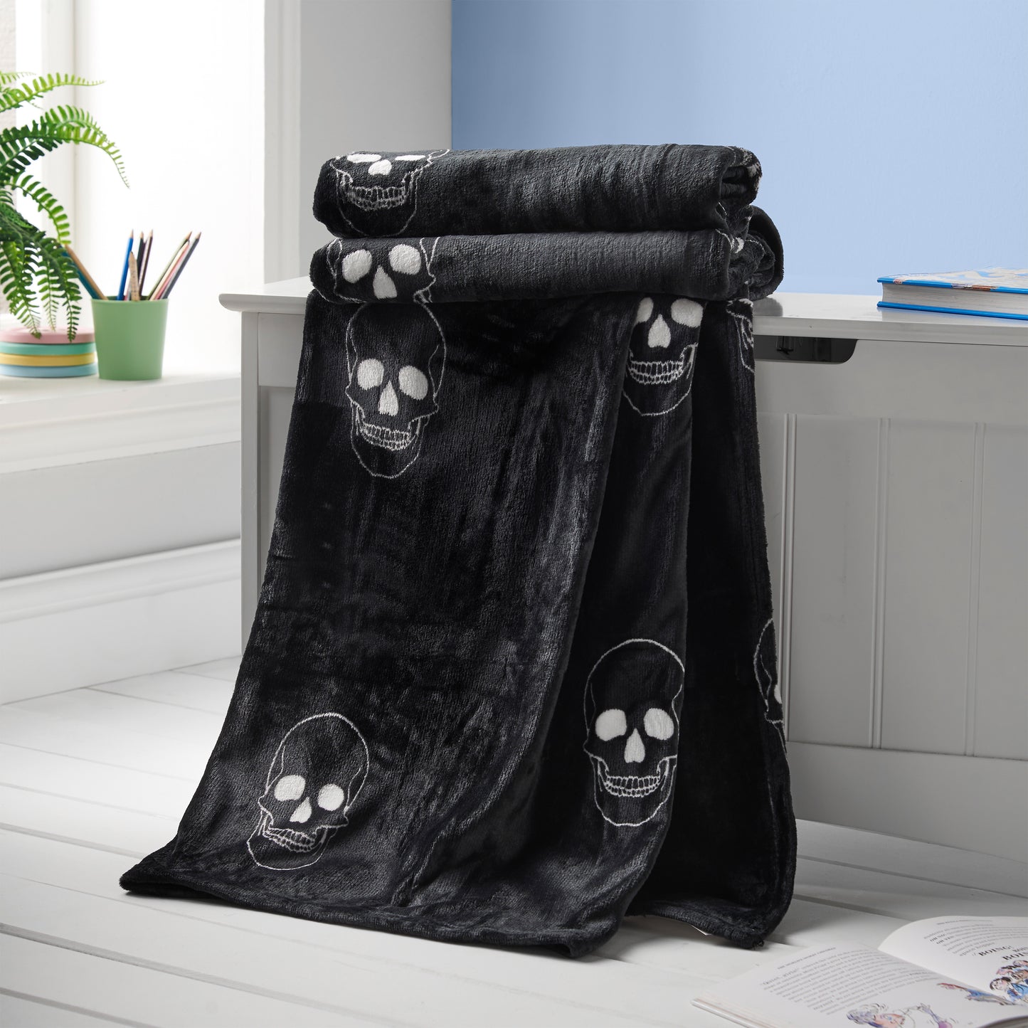 Catherine Lansfield Skulls Cosy Fleece Blanket Throw