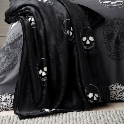 Catherine Lansfield Skulls Cosy Fleece Blanket Throw