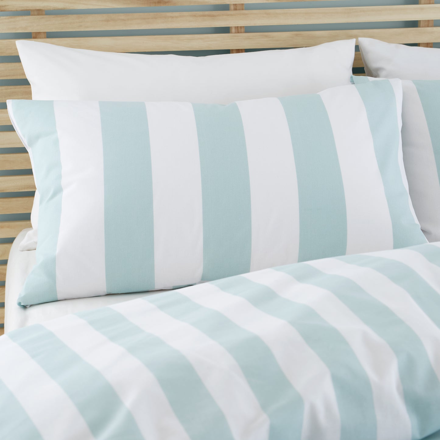 Catherine Lansfield Cove Stripe Reversible Duvet Cover Set with Pillowcases