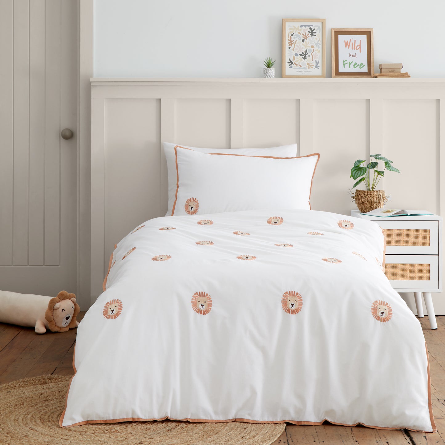 Catherine Lansfield Embroidered Lions Duvet Cover Set with Pillowcases