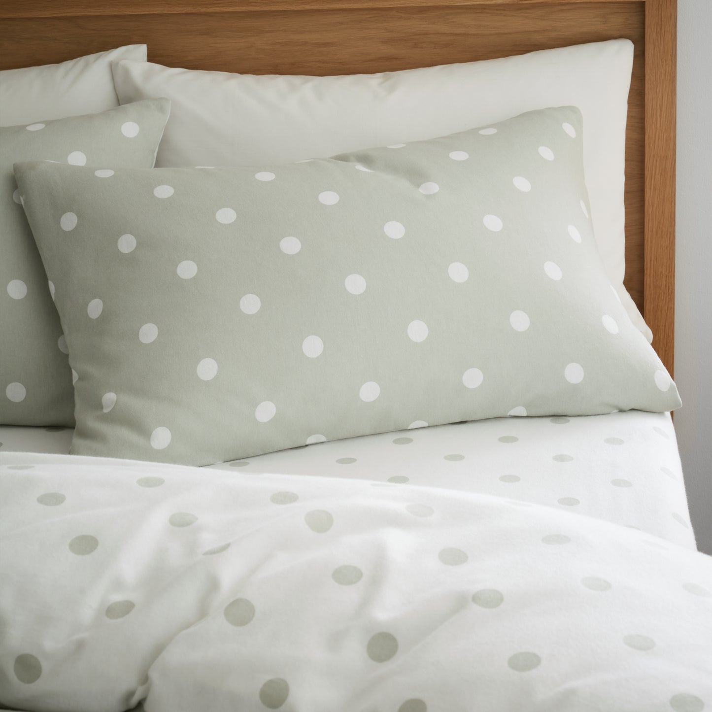 Catherine Lansfield Brushed Polka Dot Cotton Reversible Duvet Cover Set with Pillowcases