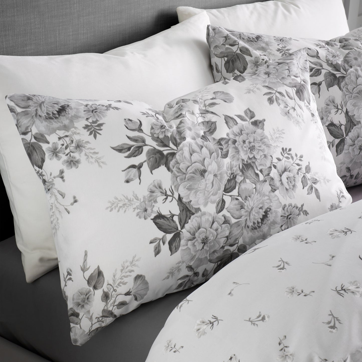 Catherine Lansfield Elinda Floral Reversible Duvet Cover Set with Pillowcases