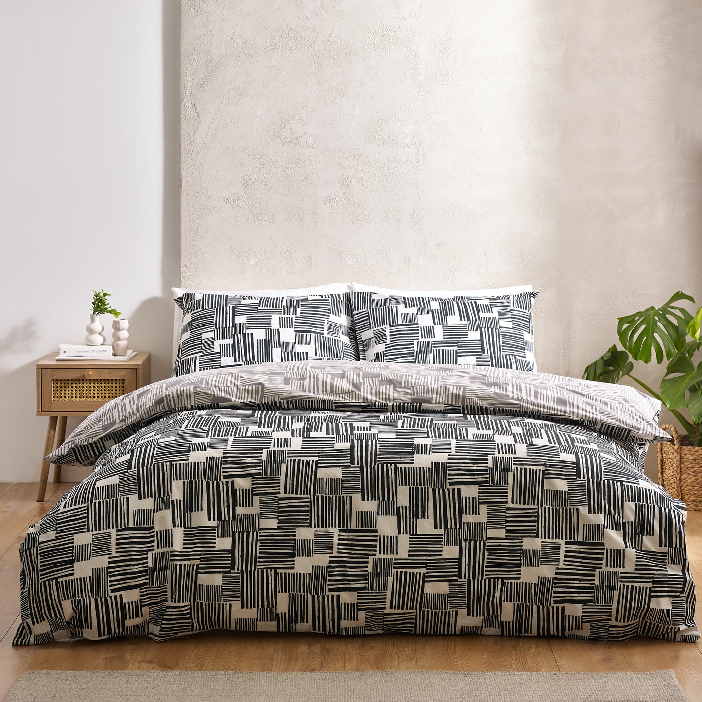 Catherine Lansfield Blocks Reversible Duvet Cover Set with Pillowcases