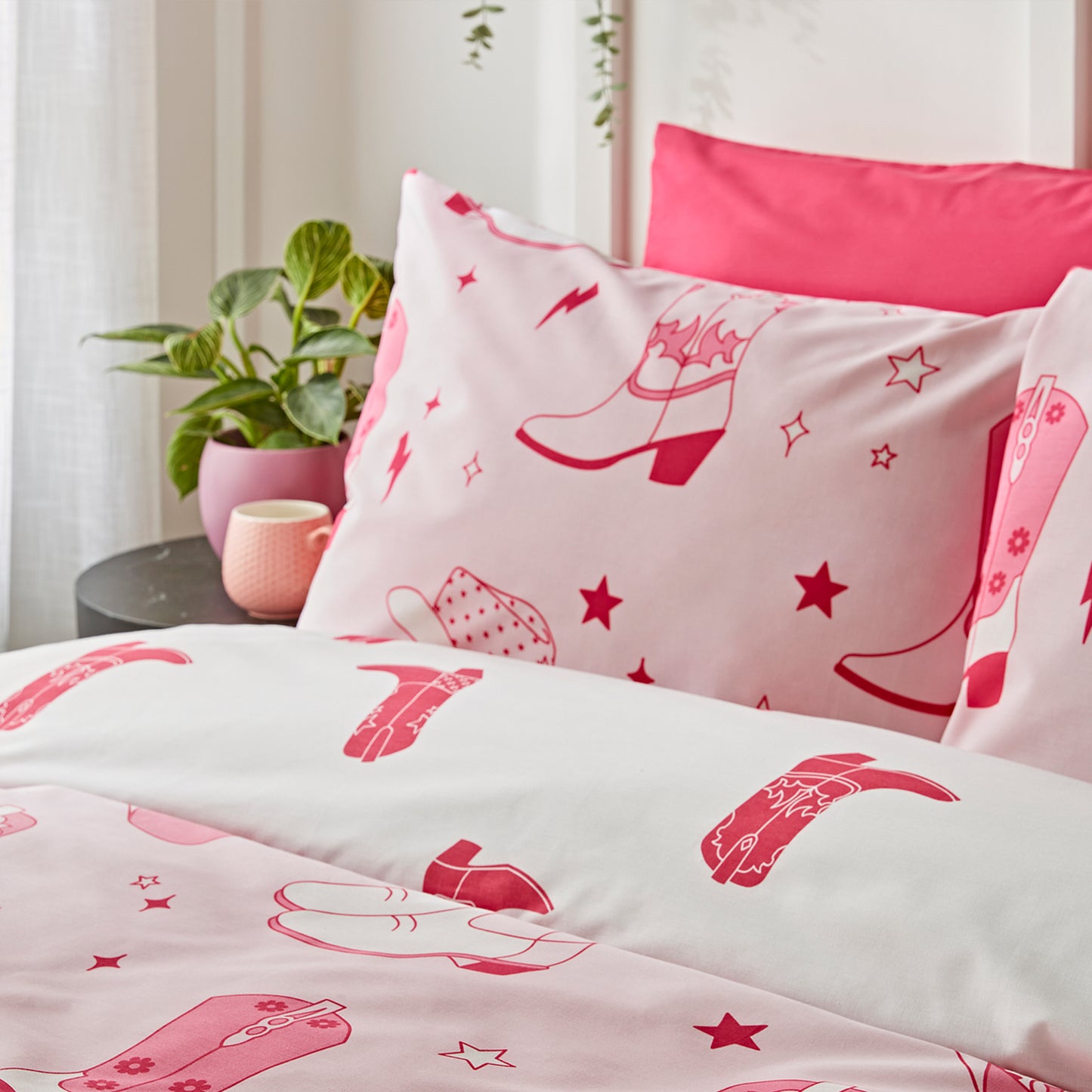 Sassy B Cowgirl Boot Reversible Duvet Cover Set with Pillowcase