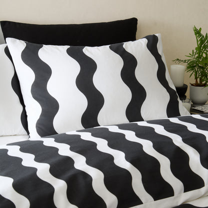 Sassy B Waves Reversible Duvet Cover Set with Pillowcases