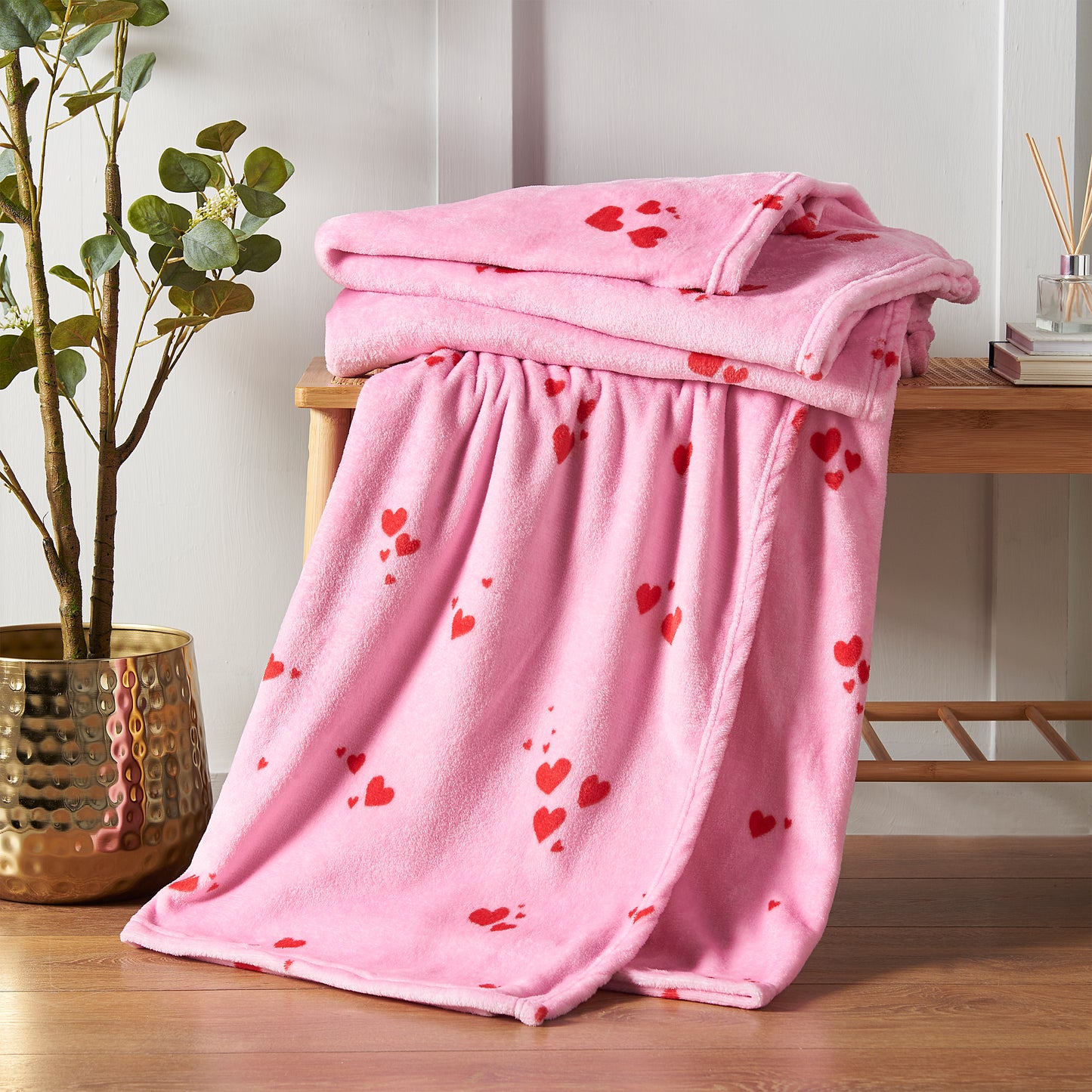 Catherine Lansfield Heart Cosy Fleece Oversized Blanket Throw