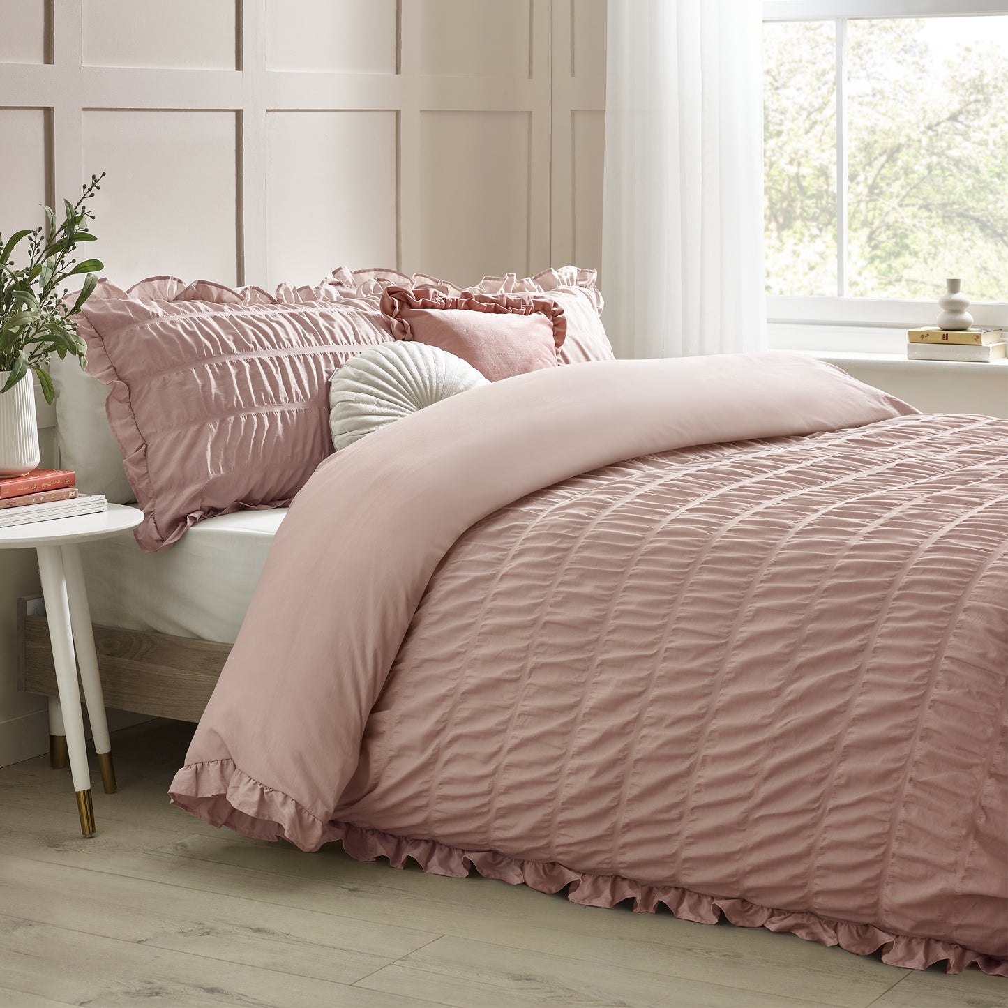 Catherine Lansfield Seersucker Frill Duvet Cover Set with Pillowcases