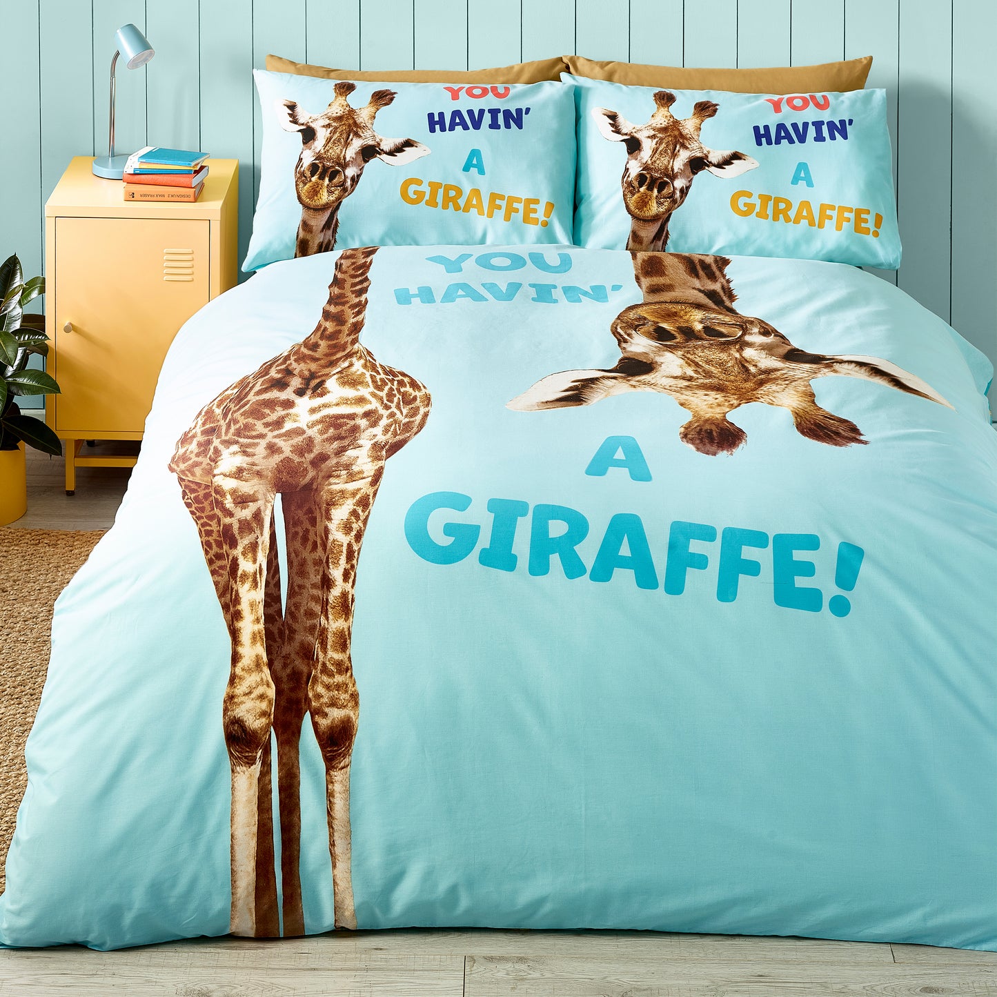 Catherine Lansfield Kids Havin A Giraffe Reversible Duvet Cover Set with Pillowcases