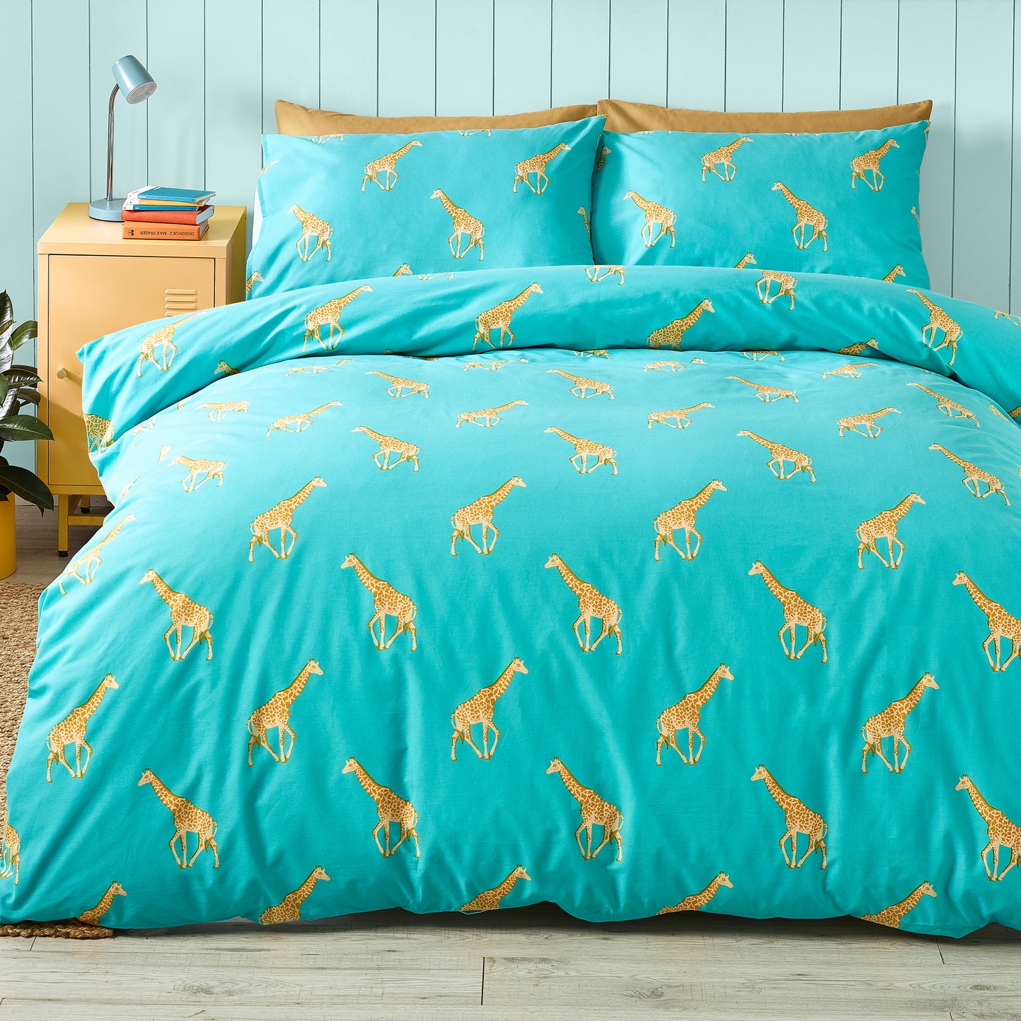 Catherine Lansfield Kids Havin A Giraffe Reversible Duvet Cover Set with Pillowcases