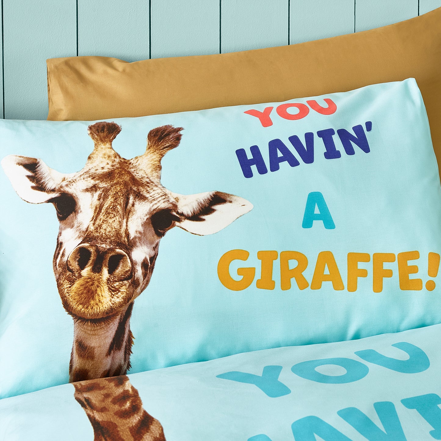 Catherine Lansfield Kids Havin A Giraffe Reversible Duvet Cover Set with Pillowcases