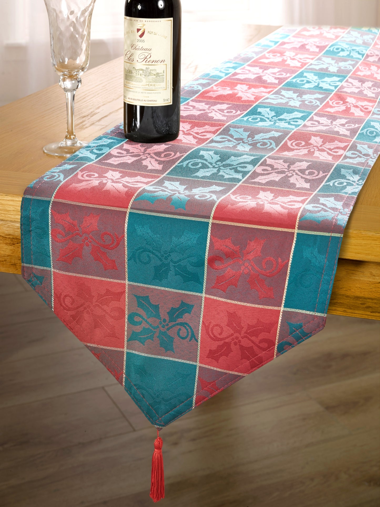 Glory - Metallic Woven Jacquard Chrismas Table Runner