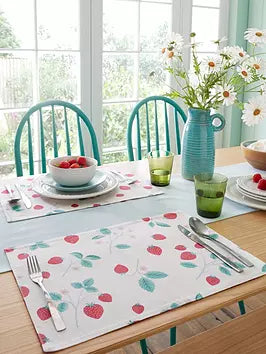 Catherine Lansfield Strawberry Garden Cotton Placemat Indoor Outdoor Pack of 5