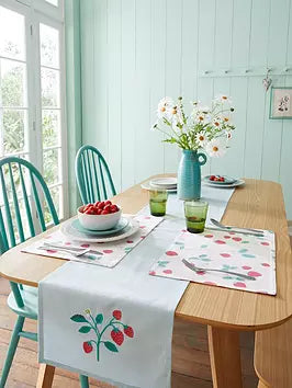 Catherine Lansfield Strawberry Garden Cotton Placemat Indoor Outdoor Pack of 5