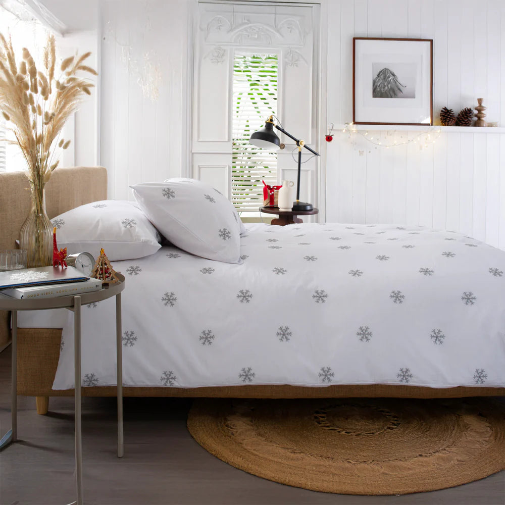 The Lyndon Company Snowflake Duvet Set