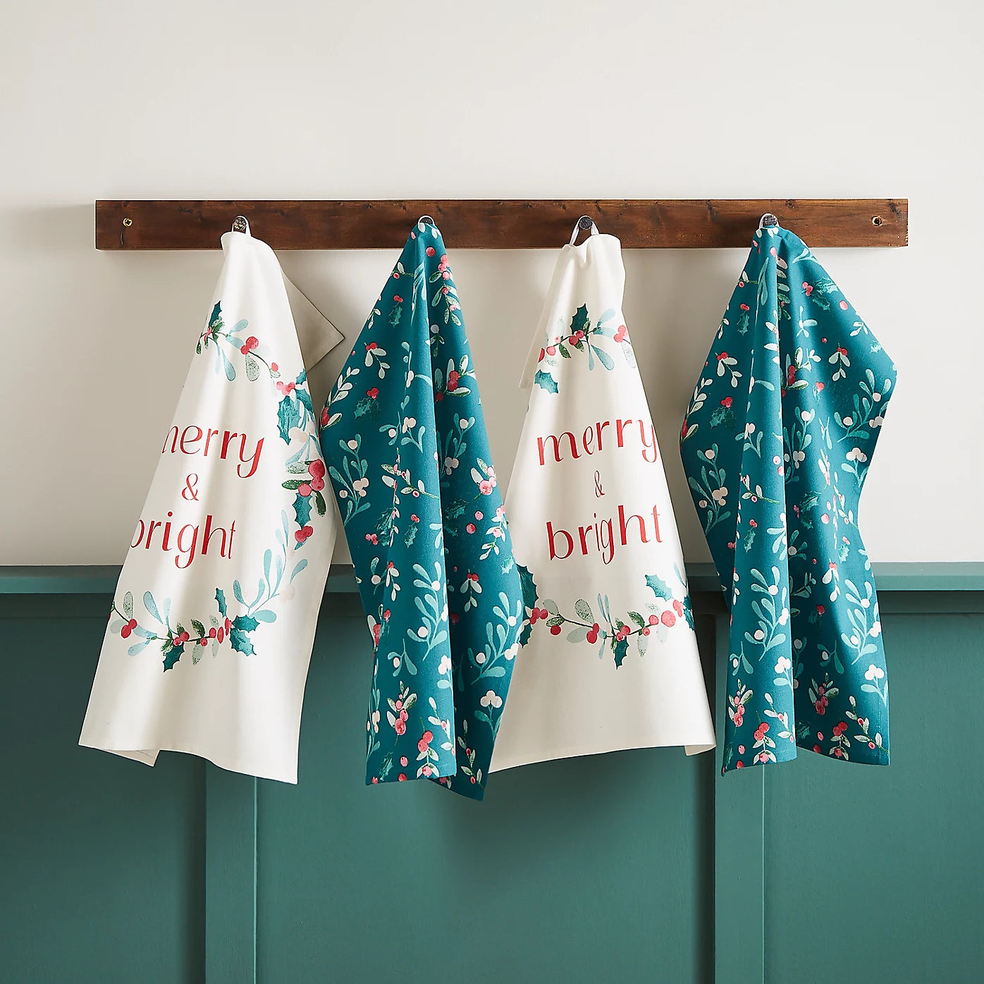 Catherine Lansfield Christmas Holly and Mistletoe Cotton Kitchen Tea Towel Pack of 4